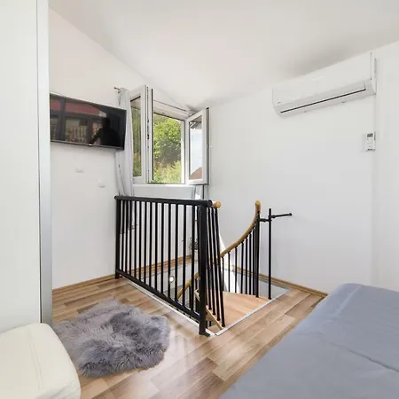 Studio Finta Apartment Rogotin